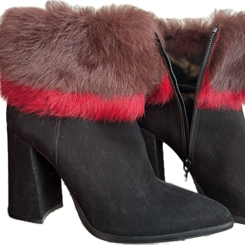 MIMOSA - Elegant Black and Red Fur-Trimmed Heeled Boots